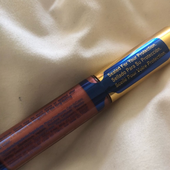 Lipsense - Picture 3 of 3